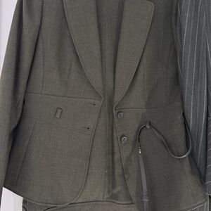 Tahari Classic Women's Blazer And Pants in Brown